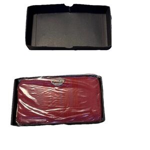 TRAVELON Wallet RFID Safe ID Blocking Red Wallet With Box BRAND NEW WITH TAGS